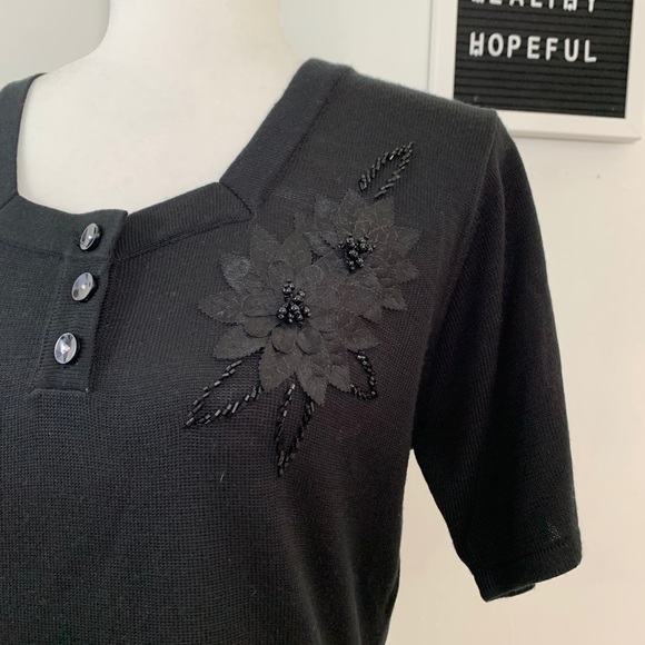 JENNY Black 3 Button Elbow Sleeve Knit Top With Black Floral Appliqué - Picture 4 of 6